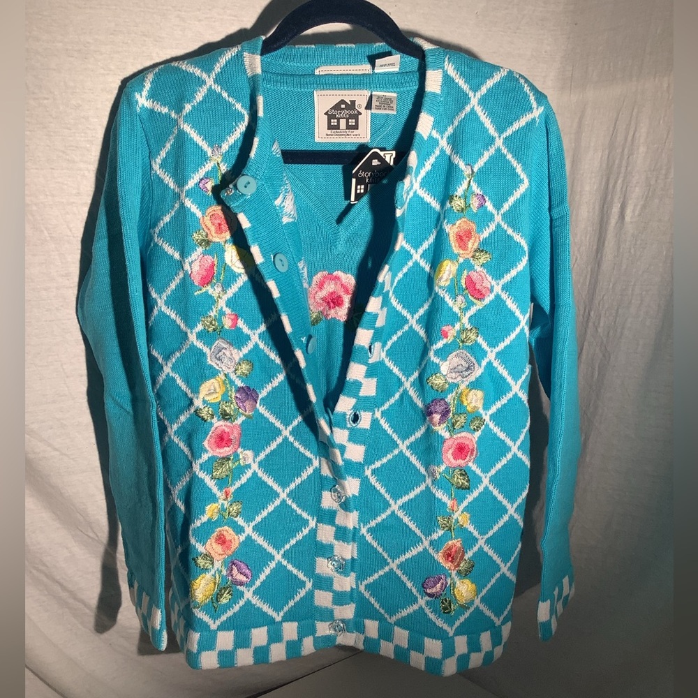 Storybook knit, titled Trellis Rose